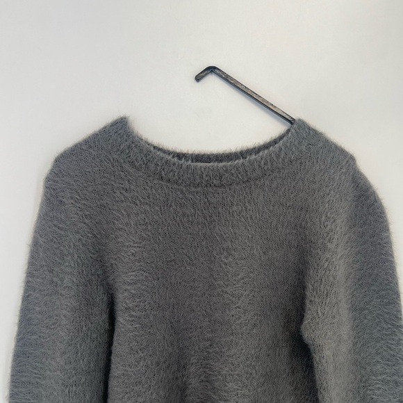 Urban Outfitters Faux Fur Fuzzy Eyelash Soft Cropped Sweater - Picture 1 of 7